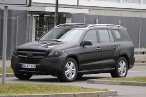 Mercedes GL 2012 был замечен папарацци во время тестов